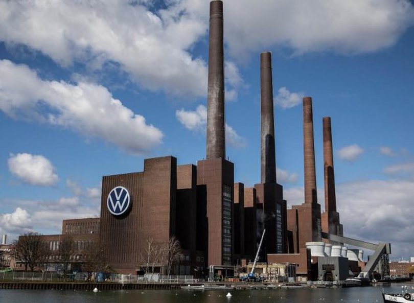 Închiderea fabricilor Wolkswagen din Germania are efecte negative pentru zeci de mii de angajați