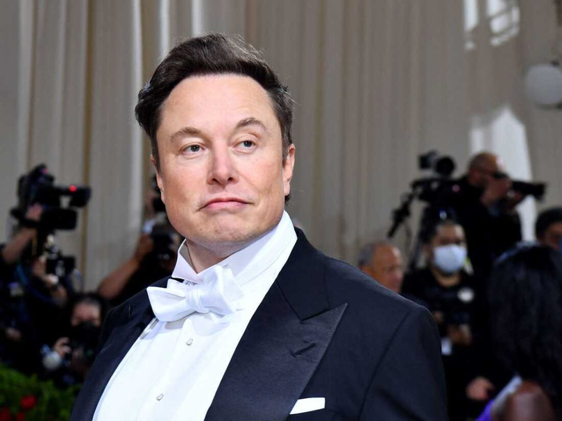 Elon Musk conduce topul miliardarilor în 2022