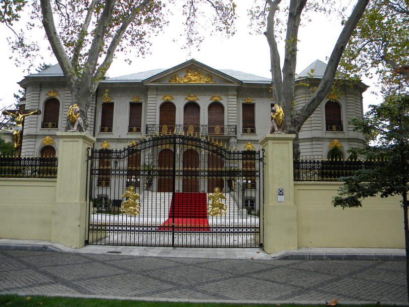 Palatul „Gigi Becali”