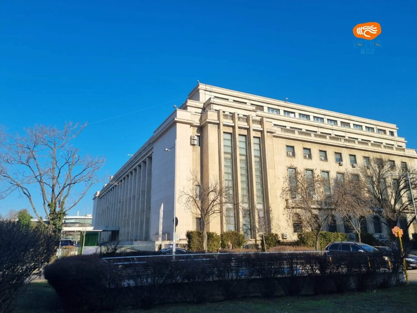 Guvernul României nu are în prezent o listă de miniștri interimari care să preia portofoliile ce ar putea fi eliberate de social-democrați, a declarat miercuri purtătorul de cuvânt al Executivului, Ioana Dogioiu, în contextul speculațiilor privind o remaniere iminentă.