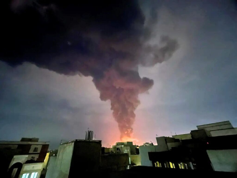 Atacul Forțelor Aeriene ale Israelului asupra unei rafinării din Iran, sursa fotografiei: Israel News Agency.