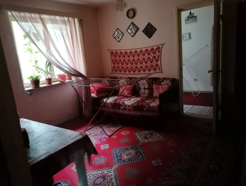 Un apartament de 2 camere a fost scos la vânzare pentru 6.000 de euro