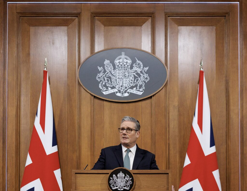 Premierul Keir Starmer este îndemnat să ceară o scuză sau o clarificare din partea lui Trump pentru afirmațiile sale privind neimplicarea NATO.