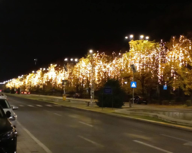 Luminițele pentru Sărbătorile de iarnă au fost aprinse joi, 1 Decembrie, în Capitală!