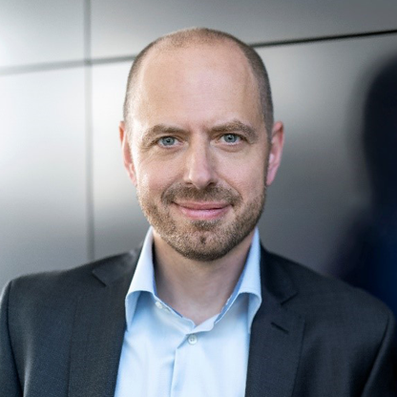 „Suntem convinși că piețele electricității și ale electrificării ne oferă numeroase oportunități de a crește compania în mod profitabil,” a spus CEO-ul Siemens Electric, Christian Bruch.