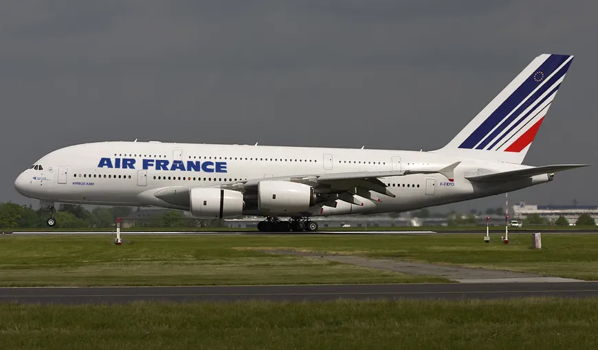 Trafic aerian, perturbat în Franţa de o grevă de cinci zile a însoţitorilor de zbor
