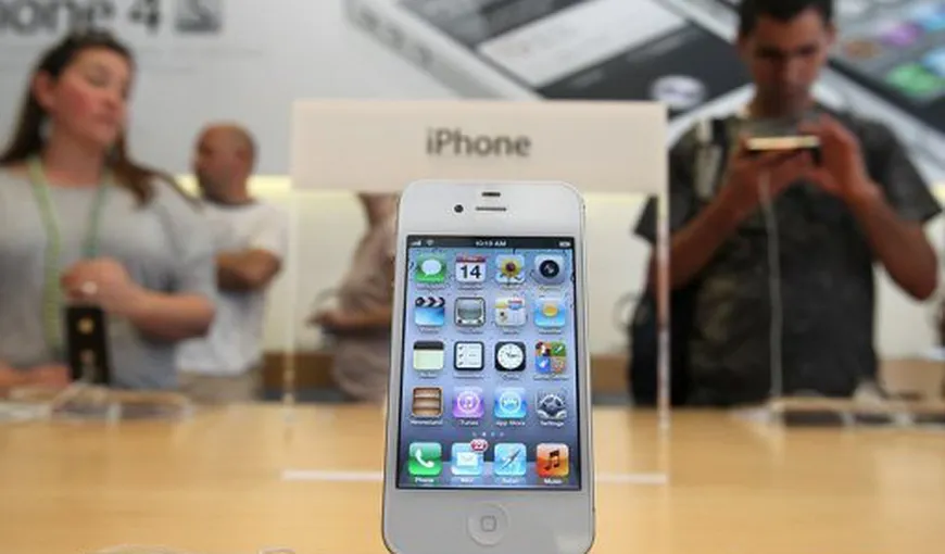 După Jobs, profitul: Vânzările iPhone 4S ar putea atinge la debut 4 milioane de unităţi