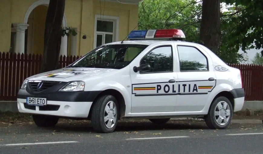O maşină a poliţiei, implicată într-un accident rutier, în Drobeta-Turnu-Severin