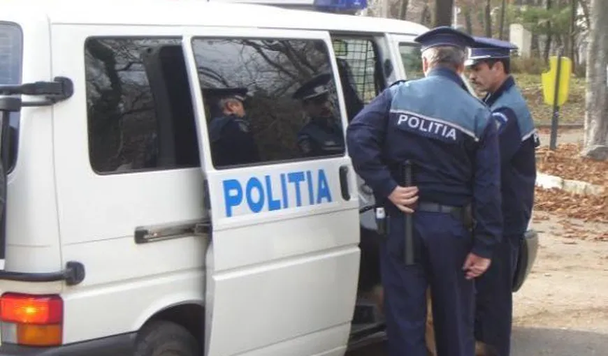 Scandal cu bâte şi săbii de faţă cu poliţia la Cluj VIDEO