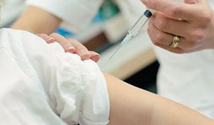Băieţii ar putea fi vaccinaţi împotriva HPV