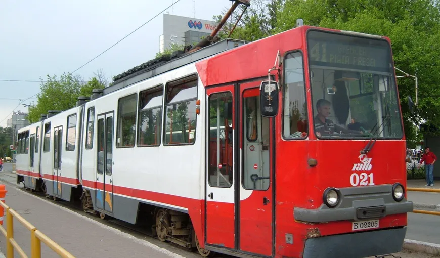 Blocaj pe linia 41 la Piaţa Moghioroş. Circulaţia tramvaielor a revenit la normal
