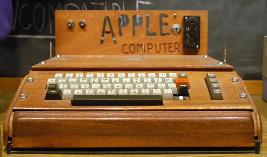 Unul dintre primele computere ale lui Steve Jobs, vândut cu 219.249 dolari
