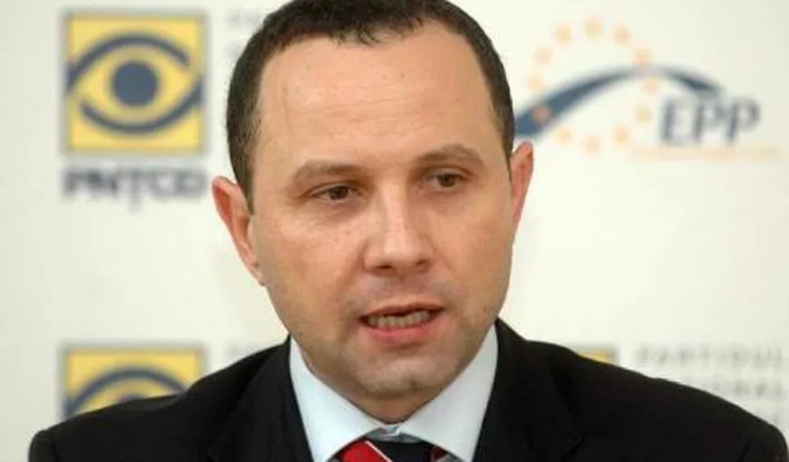 Pavelescu nu mai candidează la parlamentare împotriva lui Daniel Constantin