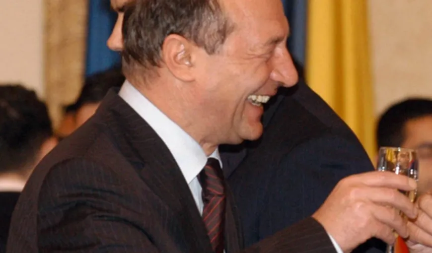 Băsescu a fost felicitat de soacră VIDEO