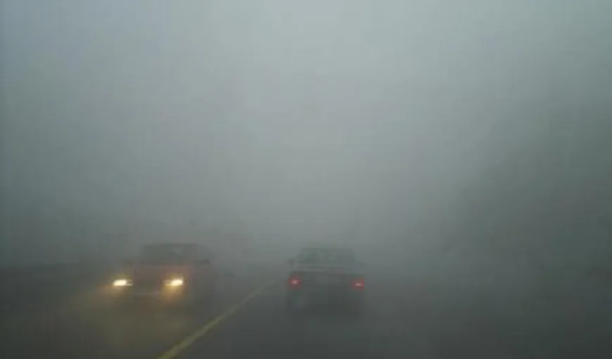 Ceaţa reduce vizibilitatea pe mai multe drumuri naţionale