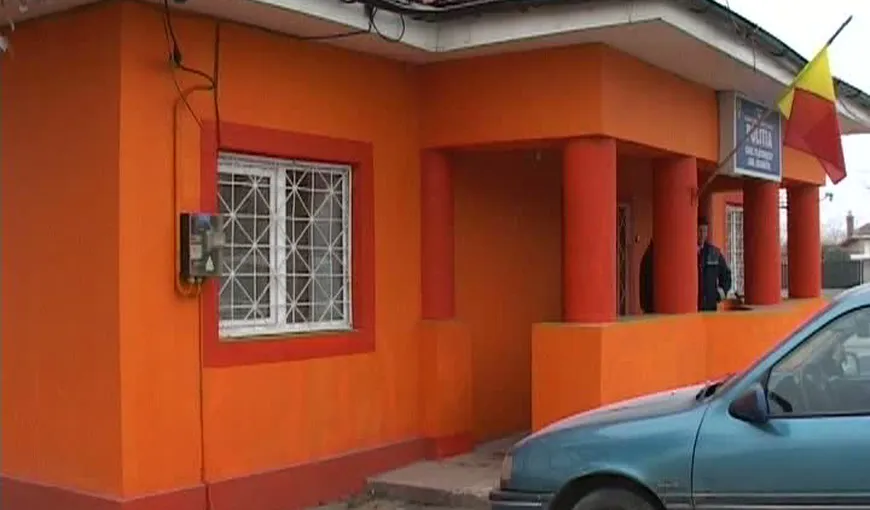 Un primar din Ialomiţa a vopsit comuna în portocaliu VIDEO