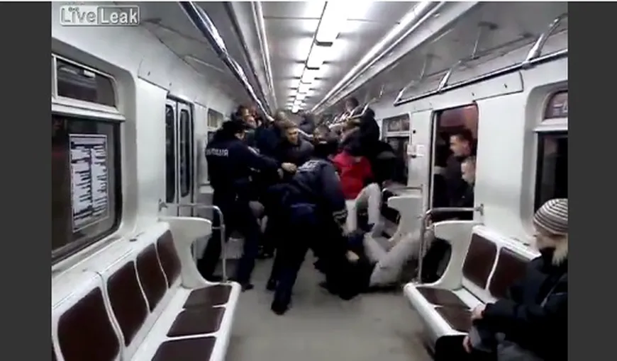 Huligani made in Ucraina! Bătaie în metrou între suporteri rivali din Kiev VIDEO