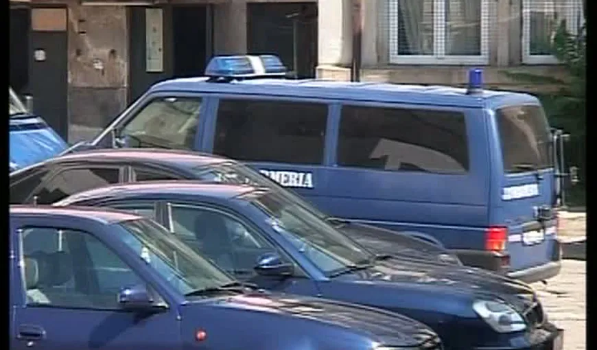 Angajări pe şpagă: Un ofiţer al IPJ Ilfov şi un subofiţer din Jandarmerie au fost arestaţi preventiv