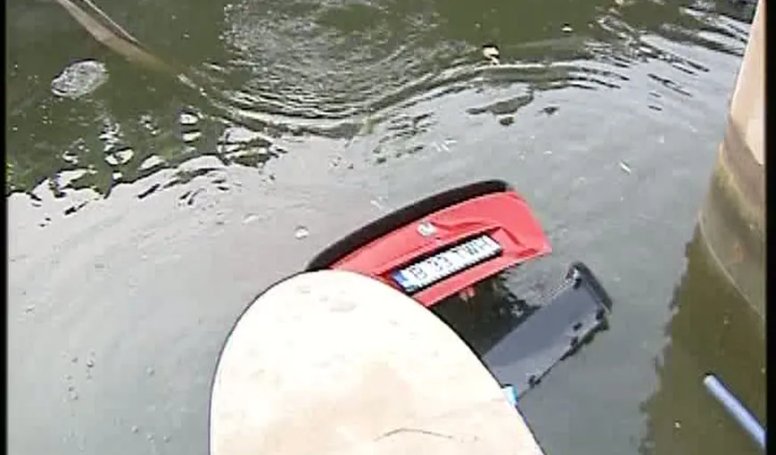 O maşină a căzut în Lacul Floreasca. O persoană a murit