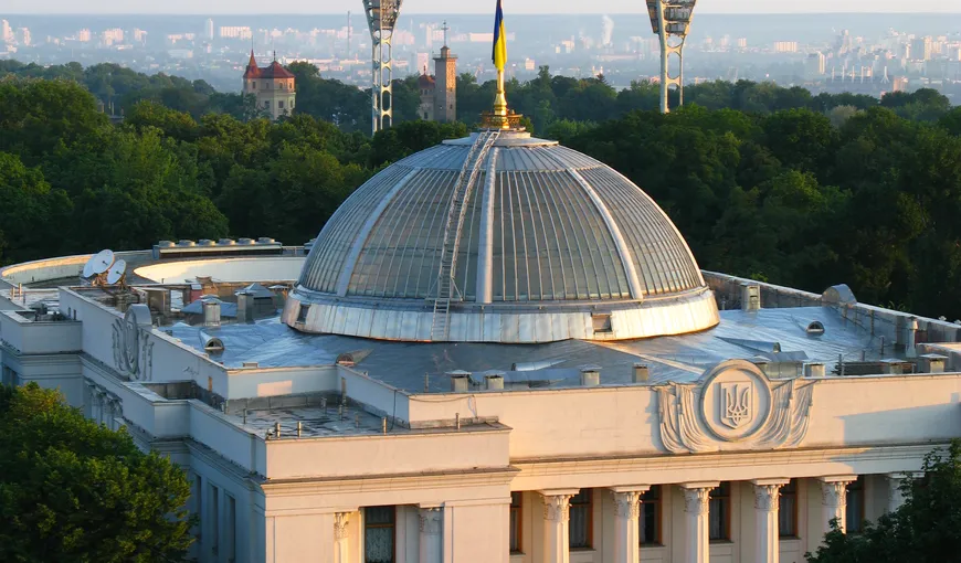 Parlamentul de la Kiev vrea normalizarea relaţiilor cu Bucureştiul