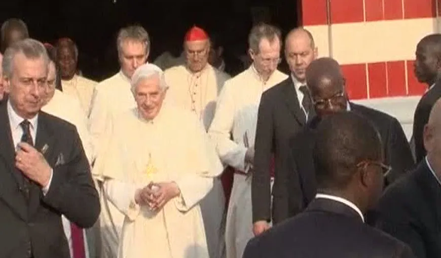 Papa Benedict al XVI-lea, în vizită în Africa
