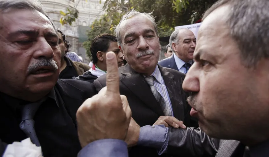 Reprezentanţi ai opoziţiei siriene, atacaţi cu ouă în faţa sediului Ligii Arabe