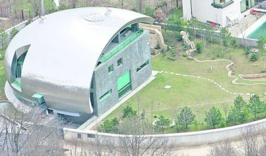 Gică Popescu şi-a vândut vila cu 2,5 milioane de euro