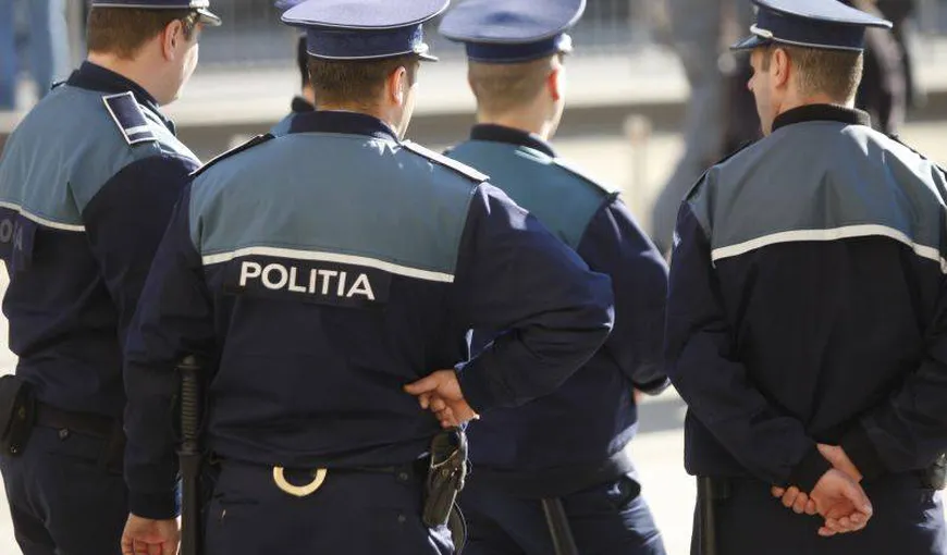Băsescu: Promoţia 2011 a şcolilor de poliţie va fi angajată în MAI la începutul lui 2012
