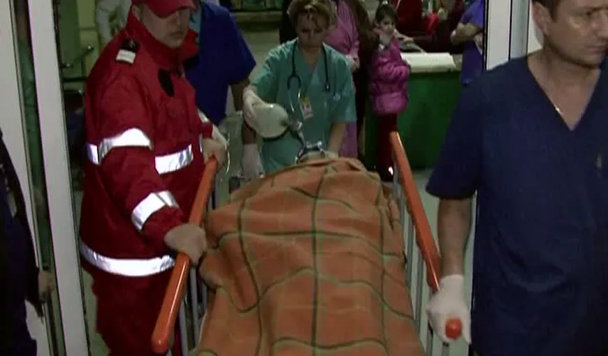 Doi copii şi părinţii lor, la spital cu arsuri după ce o sobă a explodat VIDEO