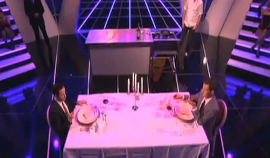 Canibalism la TV: Doi prezentatori olandezi s-au mâncat între ei VIDEO
