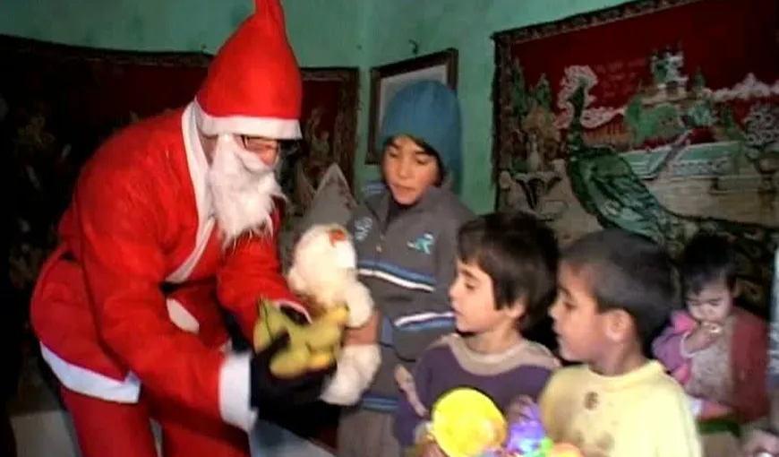 Şapte copii din Vaslui l-au întâlnit pentru prima oară pe Moş Crăciun VIDEO