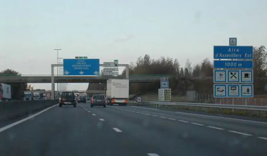 Doi jandarmi francezi, bătuţi măr de hoţi români pe o autostradă din Franţa