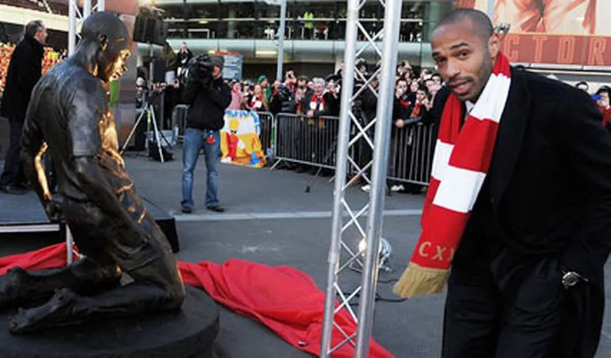 Thierry Henry a izbucnit în lacrimi la dezvelirea propriei statui realizată de Arsenal VIDEO