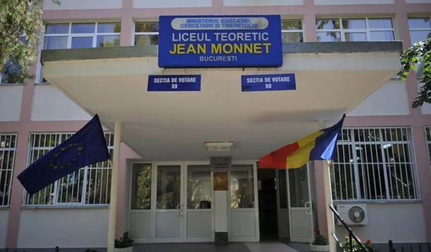 Scandal la Jean Monnet: Un elev a fost săltat de poliţişti de la ore