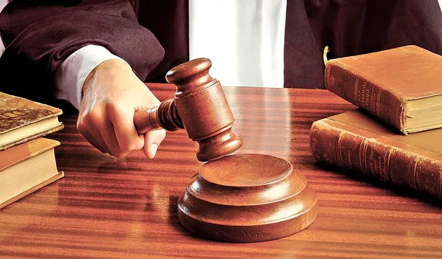 Percheziţii la o judecătoare din Focşani, acuzată că ajută cămătarii