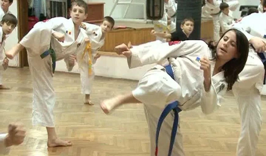 VIDEO Pe o fată de 14 ani sărăcia nu a împiedicat-o să devină campioană naţională la karate