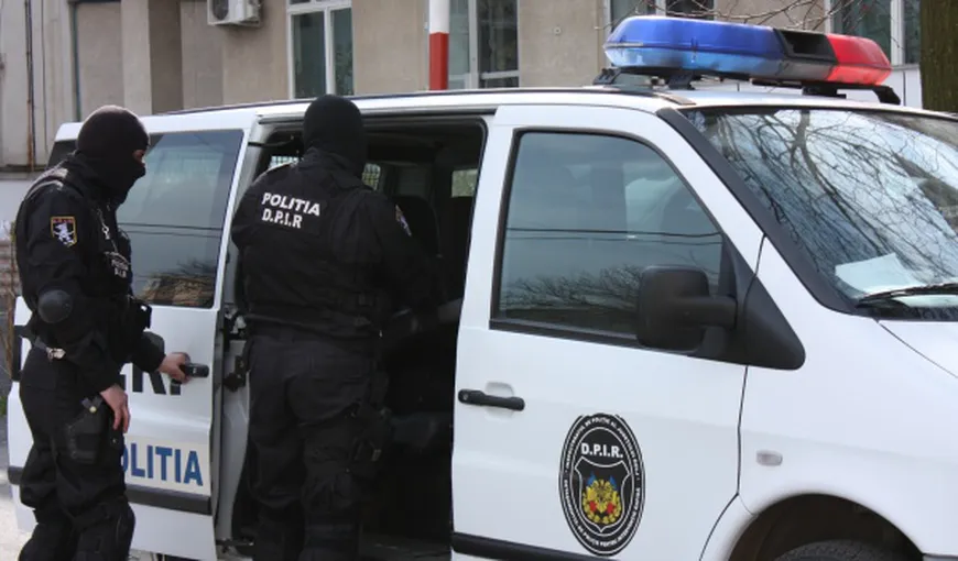 Descinderi în Craiova, în cazul unor suspecţi de furturi din locuinţe