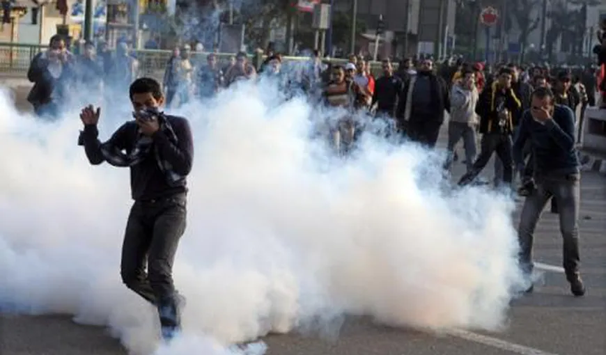 Egipt: Zece morţi şi sute de răniţi în timpul protestelor violente din Piaţa Tahir