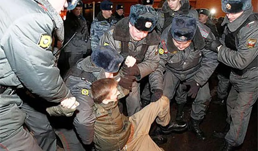 Rusia: Violenţe la protestul faţă de modul în care s-au derulat alegerile