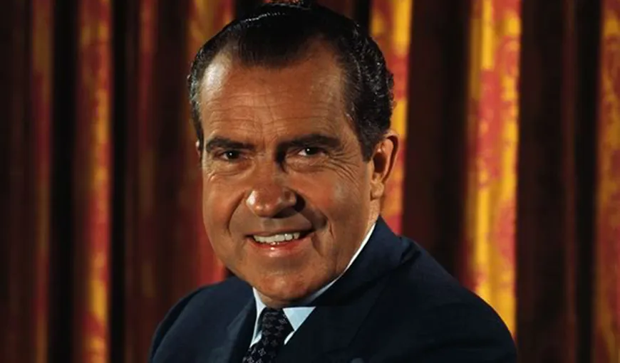 Secretele lui Nixon: Era homosexual, îşi bătea soţia şi avea o relaţie sexuală cu un mafiot