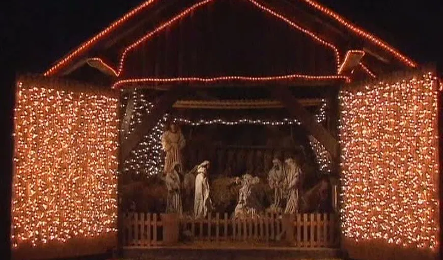 Un bătrân din Croaţia şi-a decorat casa cu 1.200.000 de luminiţe VIDEO