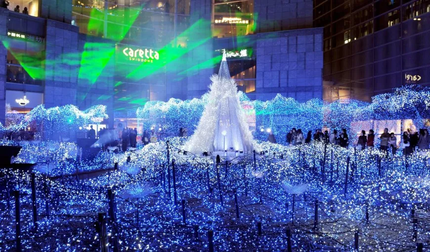Spectacolul magic al luminiţelor de Crăciun, la Tokyo FOTO