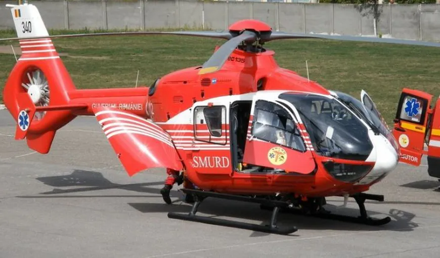 Bebeluş de două zile cu malformaţii, adus la un spital din Iaşi cu un elicopter SMURD
