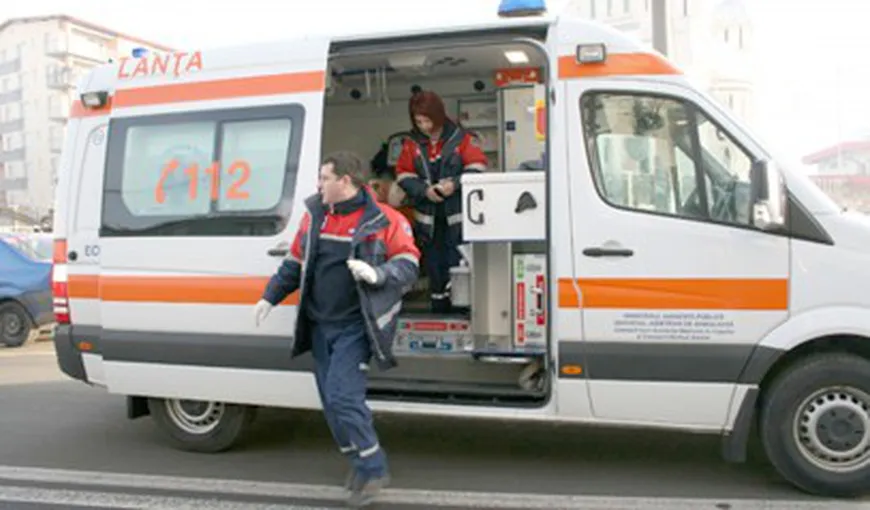 Accident pe DN72 Ploieşti – Târgovişte. Un autocar cu 44 de persoane a fost lovit de un autoturism