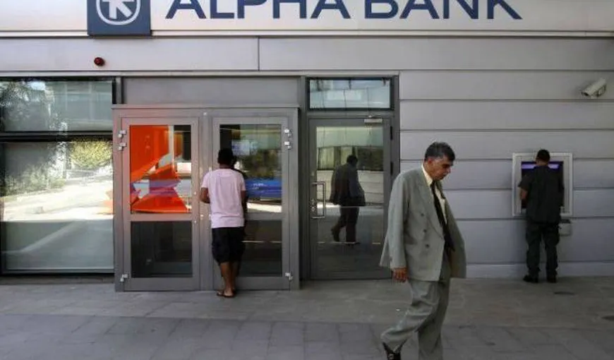 Plăţile cu cardurile Alpha Bank în străinătate, restricţionate