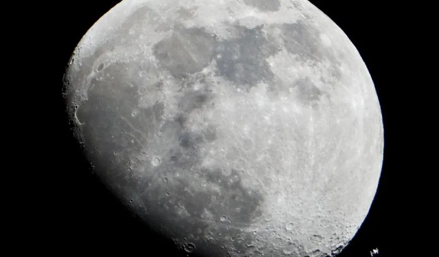 Imagine spectaculoasă a Staţiei Spaţiale Internaţionale surprinsă lângă Lună FOTO