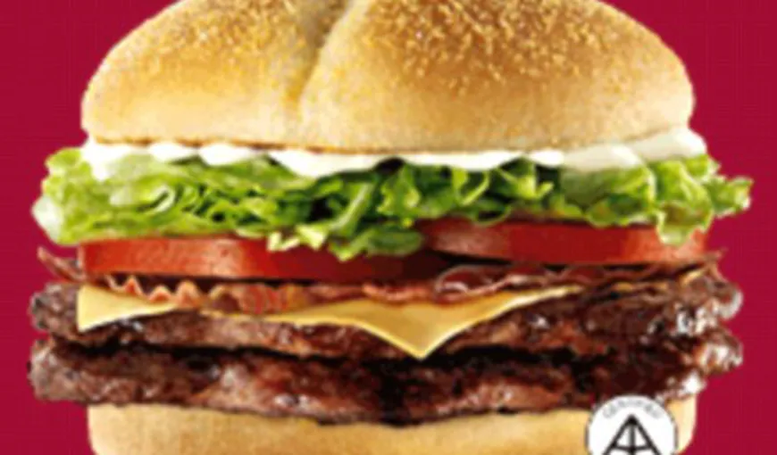 Burger King a lansat un sandviş monstru de 1.000 de calorii