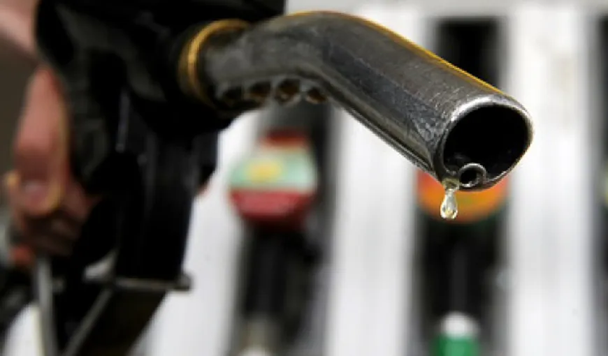 Rompetrol şi Lukoil au majorat preţul carburanţilor
