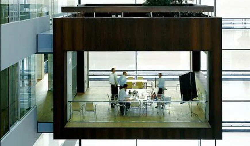 Arhitectură deosebită: O bancă daneză are săli de şedinţă suspendate în gol FOTO