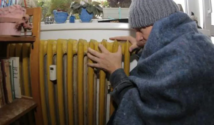 Zeci de mii de locuitori din Râmnicu Vâlcea, fără apă caldă şi căldură din cauza unei avarii